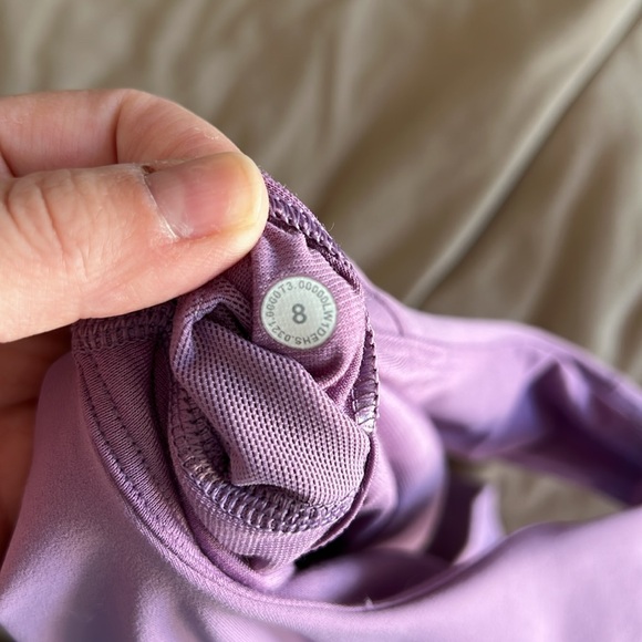 Like new lululemon bra tank - Picture 4 of 4